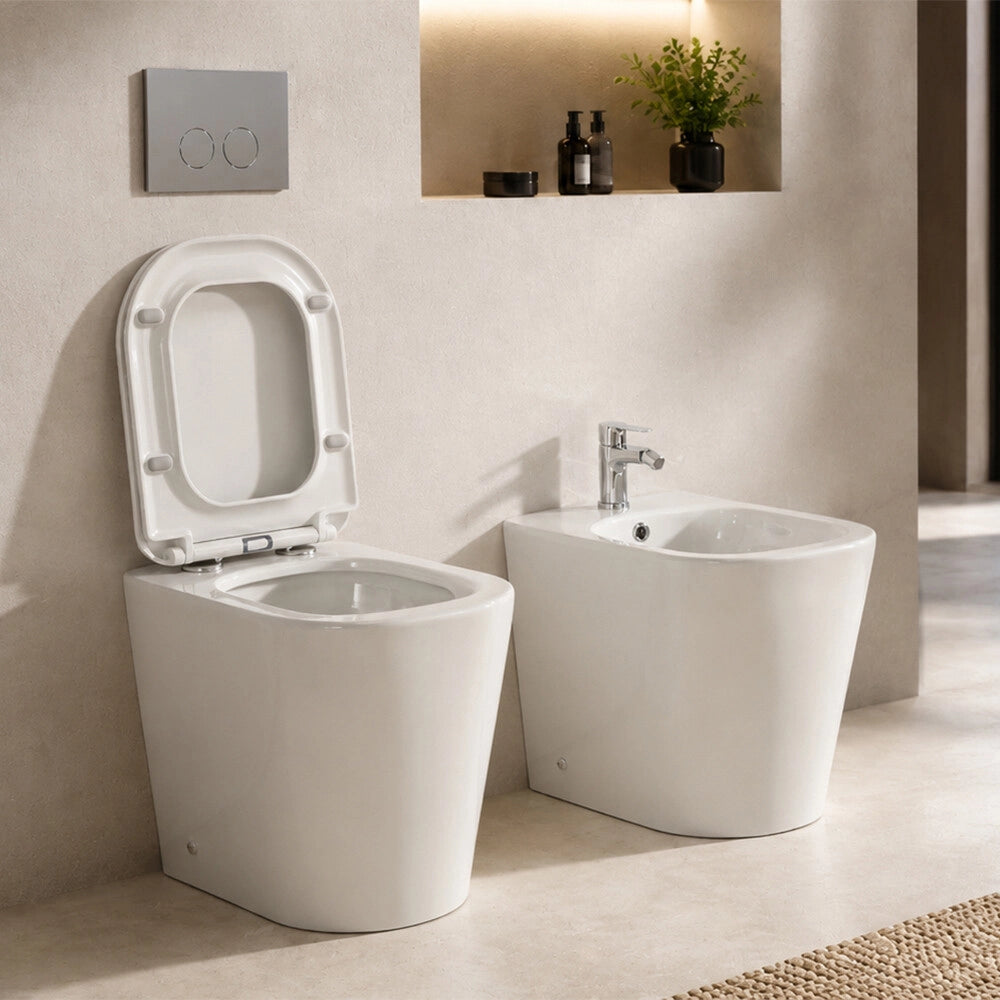 Sanitari filo muro profondità 48cm con scarico a terra tornado e sedile soft close Atami