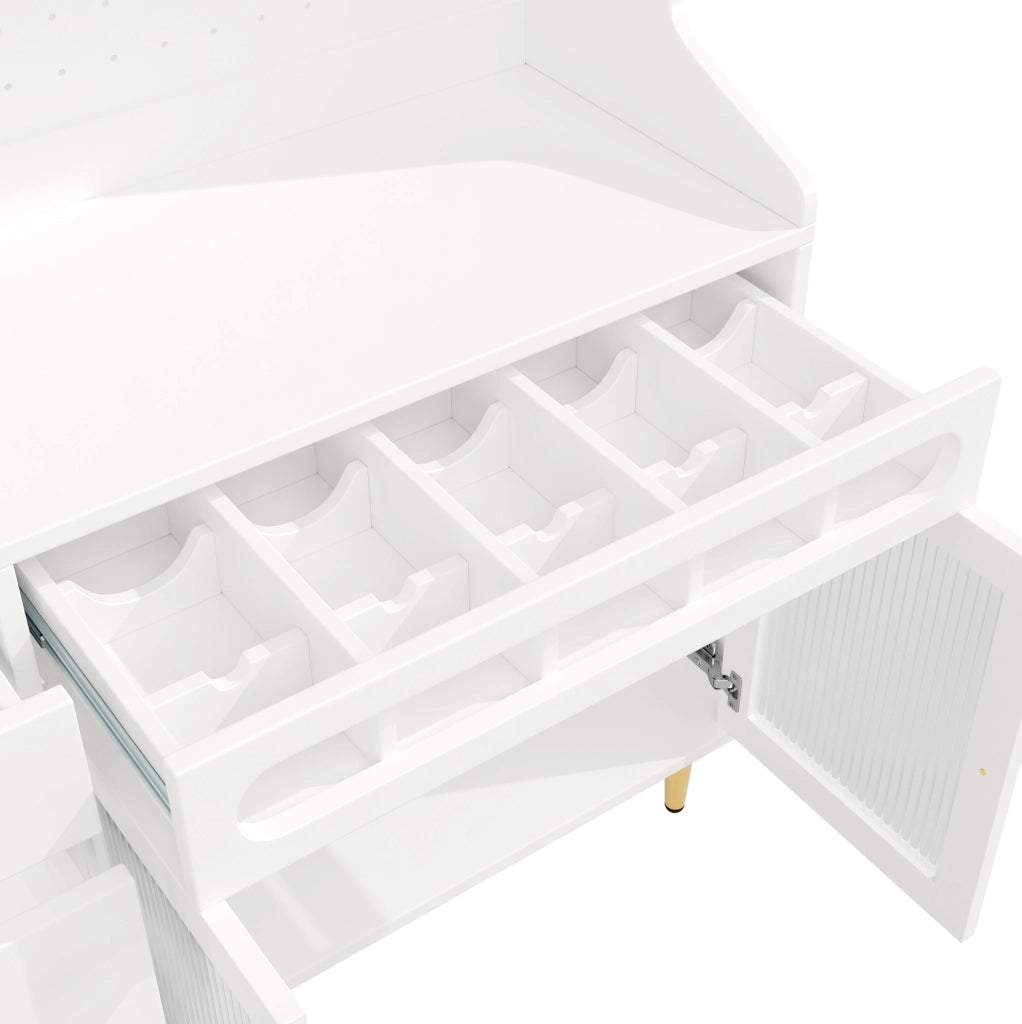 Credenza alta 145x39x171 cm bianca in MDF, LED, portabottiglie e ripiani regolabili