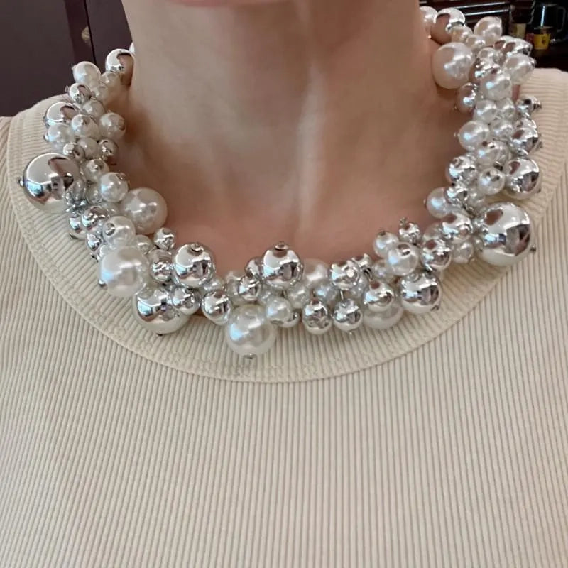 Collana a blocchi di colore fatta a mano con perle e perline rotonde, regalo di Natale o compleanno.