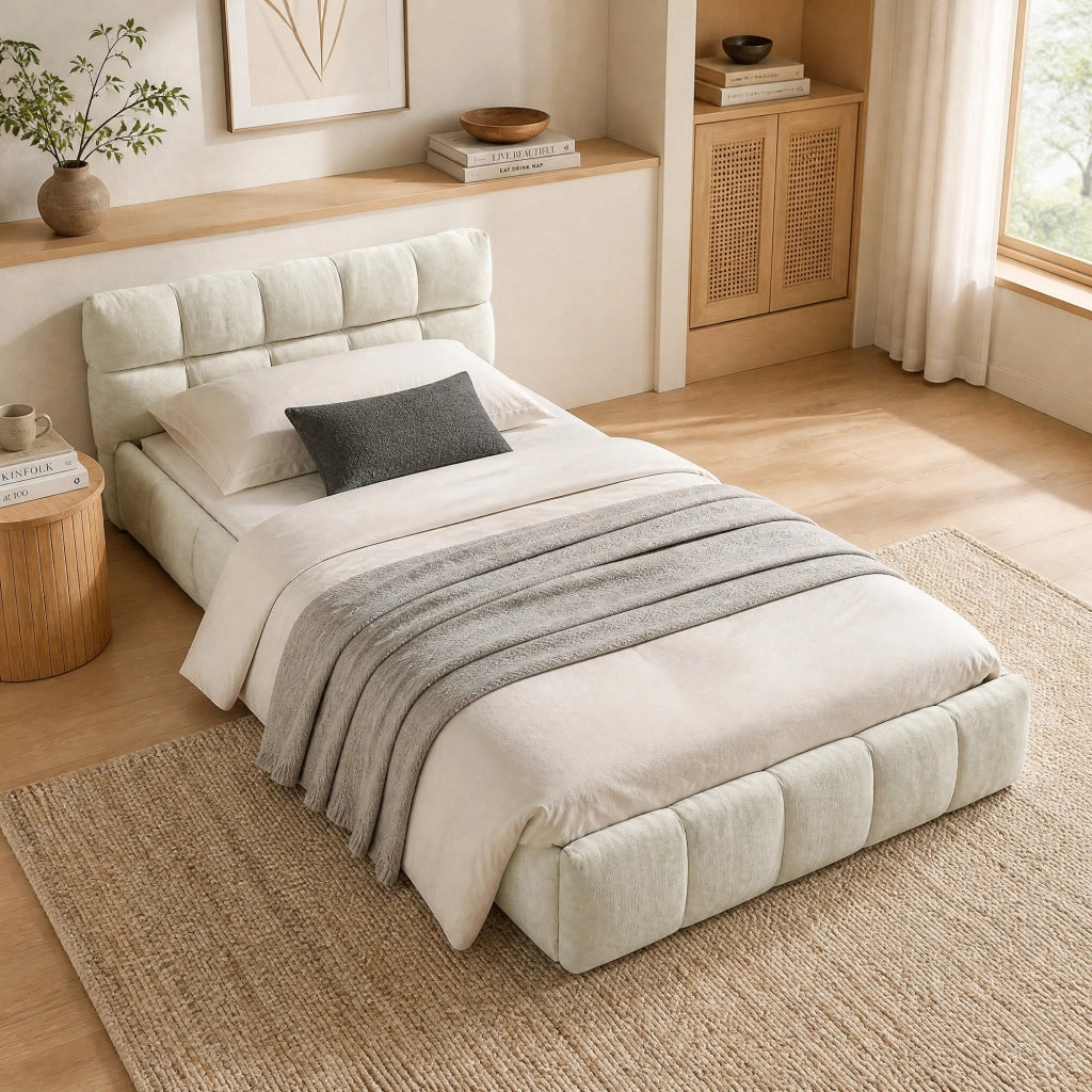 Letto singolo 90x200 cm in chenille beige con struttura in eucalipto e ferro