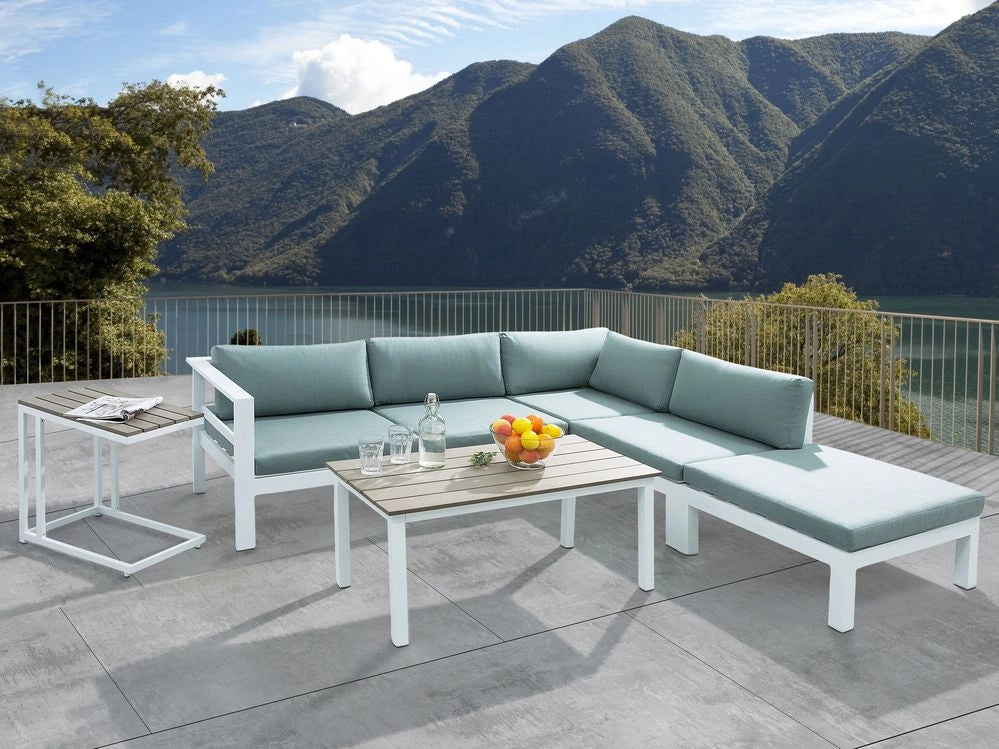 Set divano ad angolo da giardino bianco con cuscini verdi Tavolo a doghe a 5 posti Set moderno scandinavo per conversazioni all'aperto