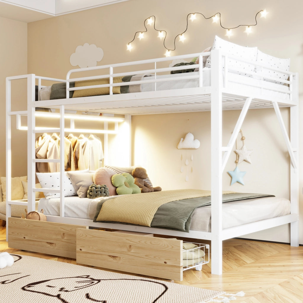 Letto a castello 140×200 cm; 2 cassetti; ripiani; barra stendibiancheria e LED; senza materasso; metallo bianco