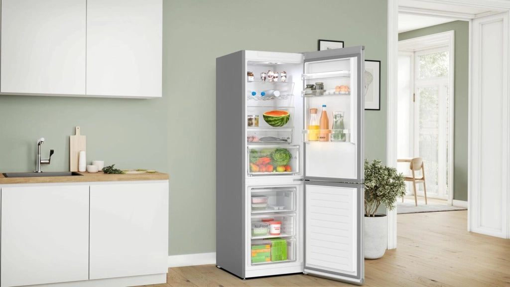 Bosch KGN367LDF Serie 4 Frigorifero Combinato 321 L 186 cm Classe D 35 dB Total No Frost Perfect Fit (186x60x66 cm) colore Acciaio Inox