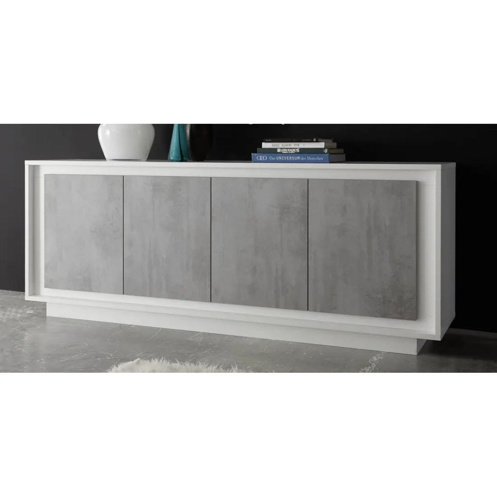 Credenza 4 porte in legno, collezione FALL, colore bianco lucido laccato e grigio effetto cemento.