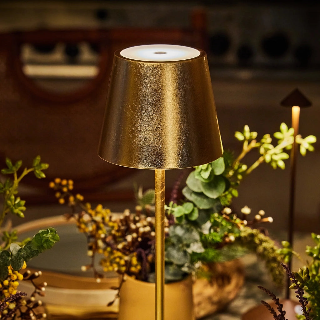 Lampada a led da tavolo Poldina Pro Foglia Oro ricaricabile e dimmerabile con batteria fino a 12 ore