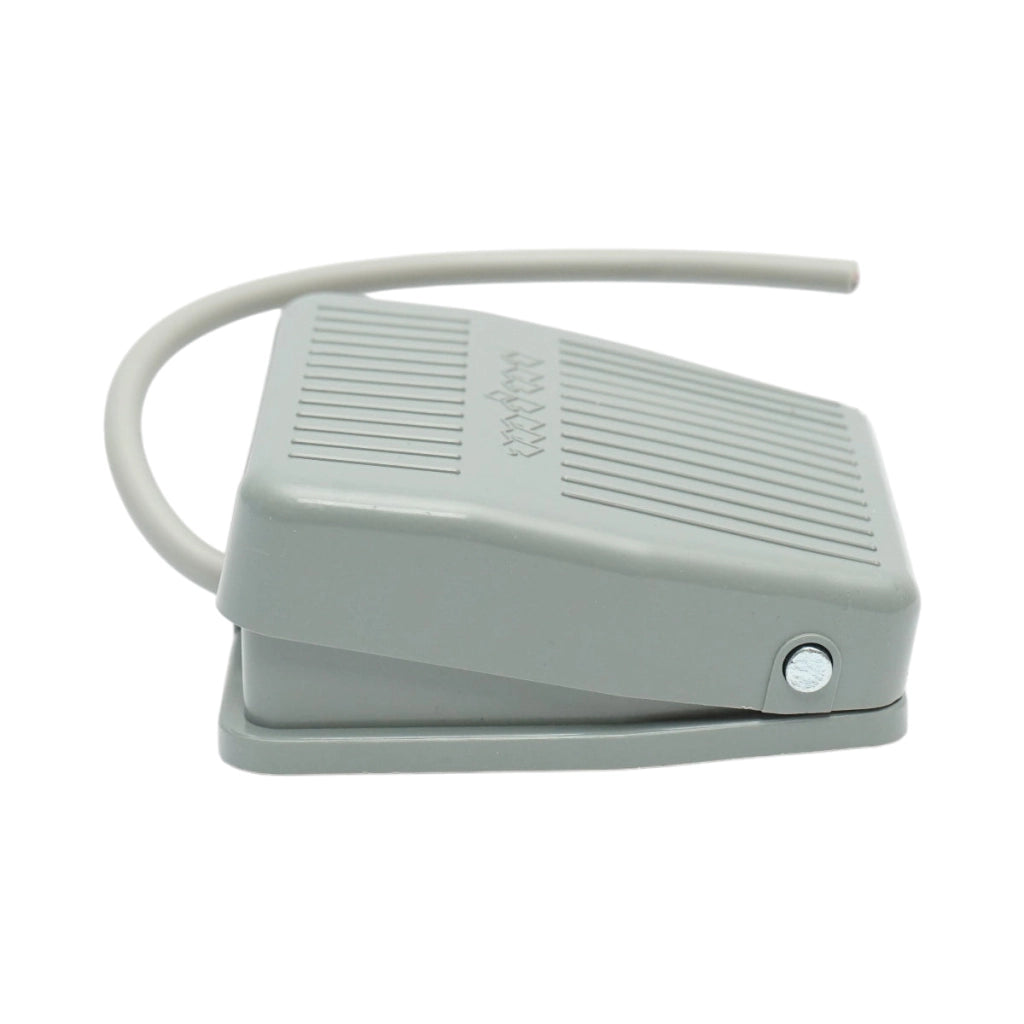 Pedale di comando con contatto elettrico – 250V / 5A Breckner Germany