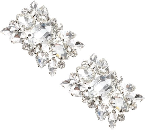 Due pezzi di applicazione per scarpe in metallo argentato con pietre di strass, dimensioni 6 x 4 cm, durature e comode.