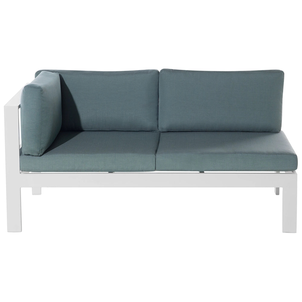 Set divano ad angolo da giardino bianco con cuscini verdi e beige Tavolo a doghe a 5 posti Set moderno scandinavo per conversazioni all'aperto