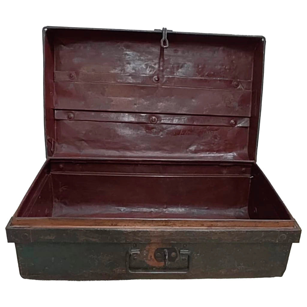 Valigia artigianale in metallo, 67x37x25h cm