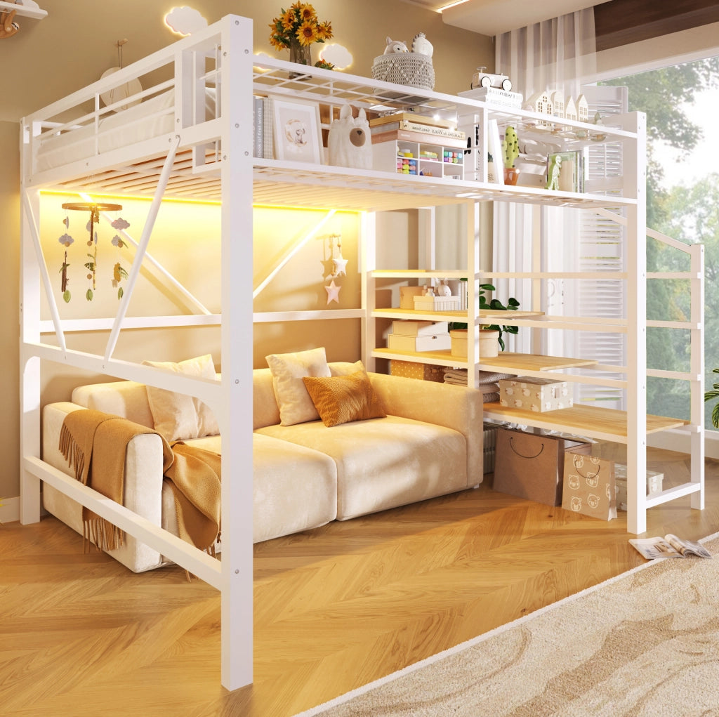 Hochbett 251.5x163x170 cm con illuminazione LED; scaffale a gradini e cestello; MDF e metallo; bianco