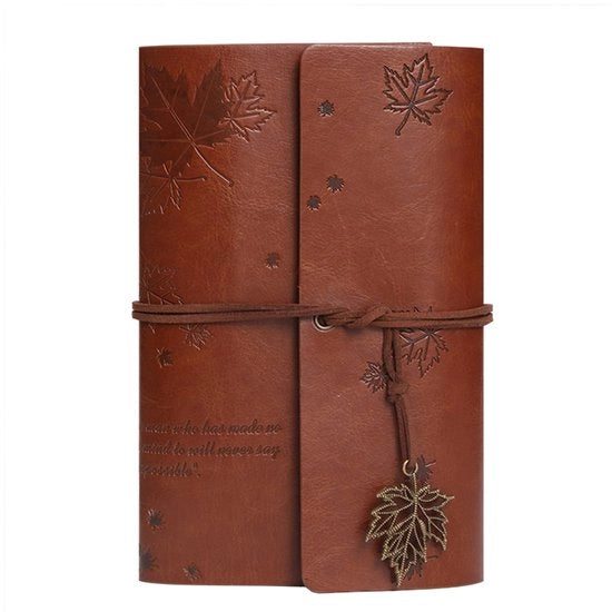 Diario di viaggio in pelle PU con rilievi, pagine bianche e chiusura a retro, copertina in pelle marrone