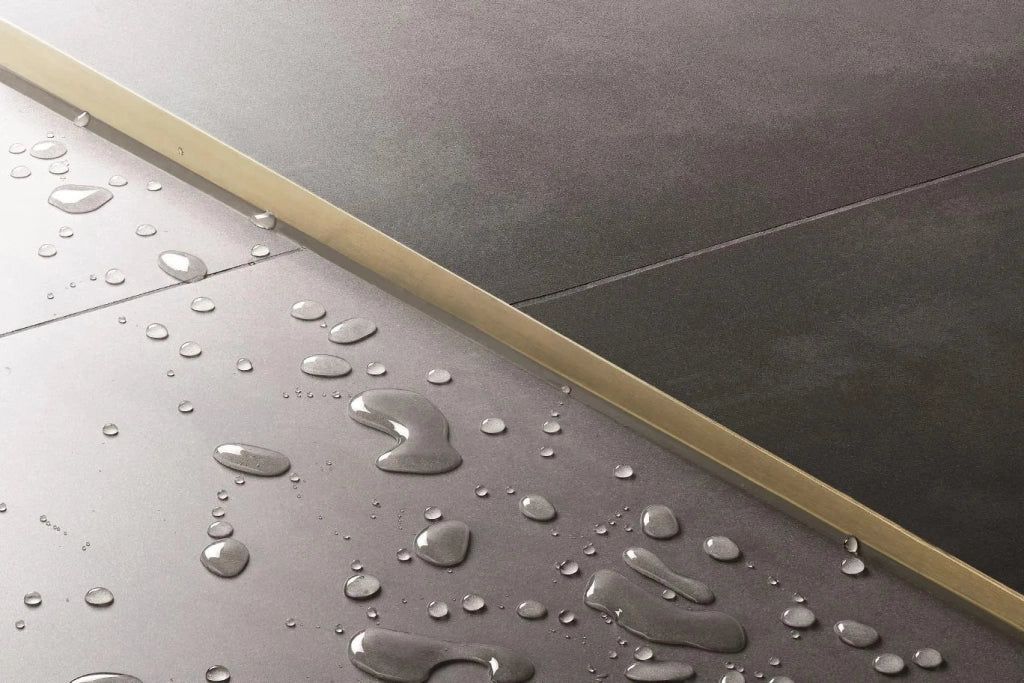 Profilo Doccia Pendenzato 140cm Brush Gold sinistra