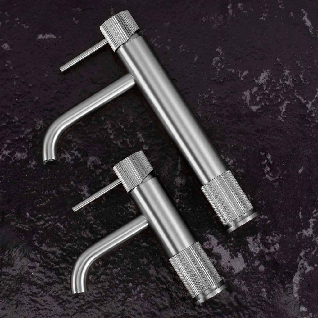Rubinetto Da Bagno Rea Lungo Stripe Brush Nickel Low