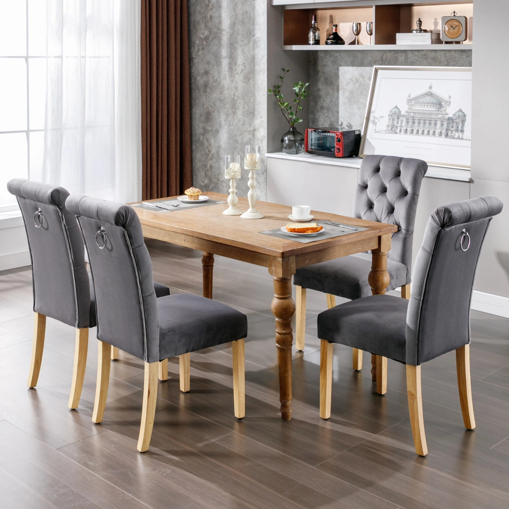 Set di 4 sedie da pranzo in velluto grigio con gambe in legno di quercia, schienale curvo e dettagli capitonné