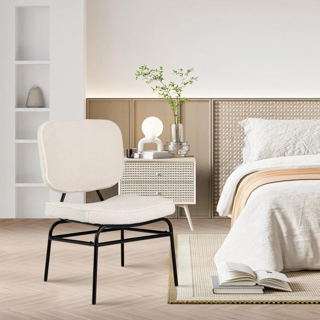 Sedia Relax Imbottita, Sedia da Lettura in Sherpa con Imbottitura in Spugna, Piedini Regolabili e Struttura in Metallo, Sedia Moderna per Soggiorno, Studio, Portata 150 kg (Beige)