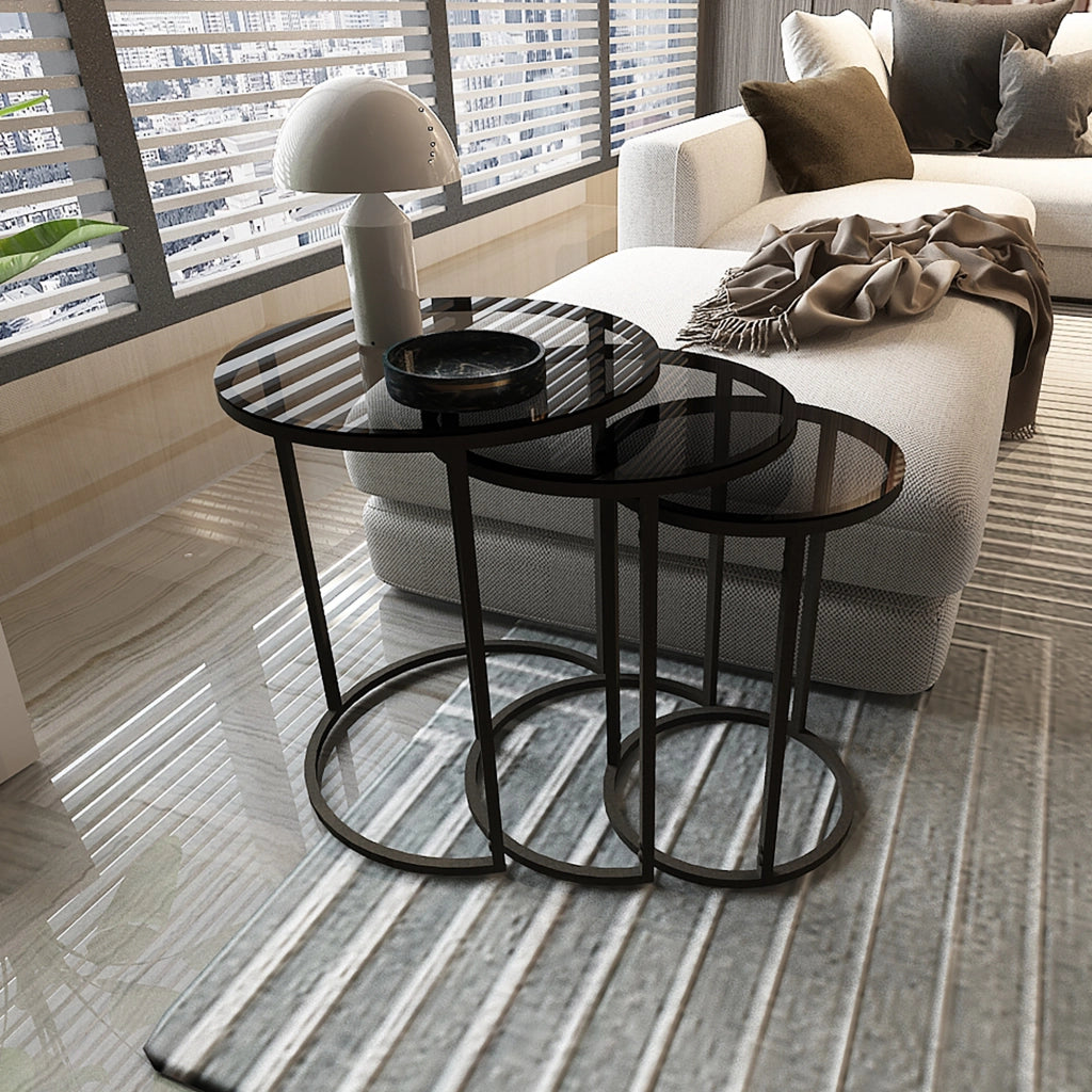 Set di 3 Tavolini Bassi 'Kyyjärvi' Sovrapponibili con Piano Tondo in Vetro Fumè Grigio [en.casa]