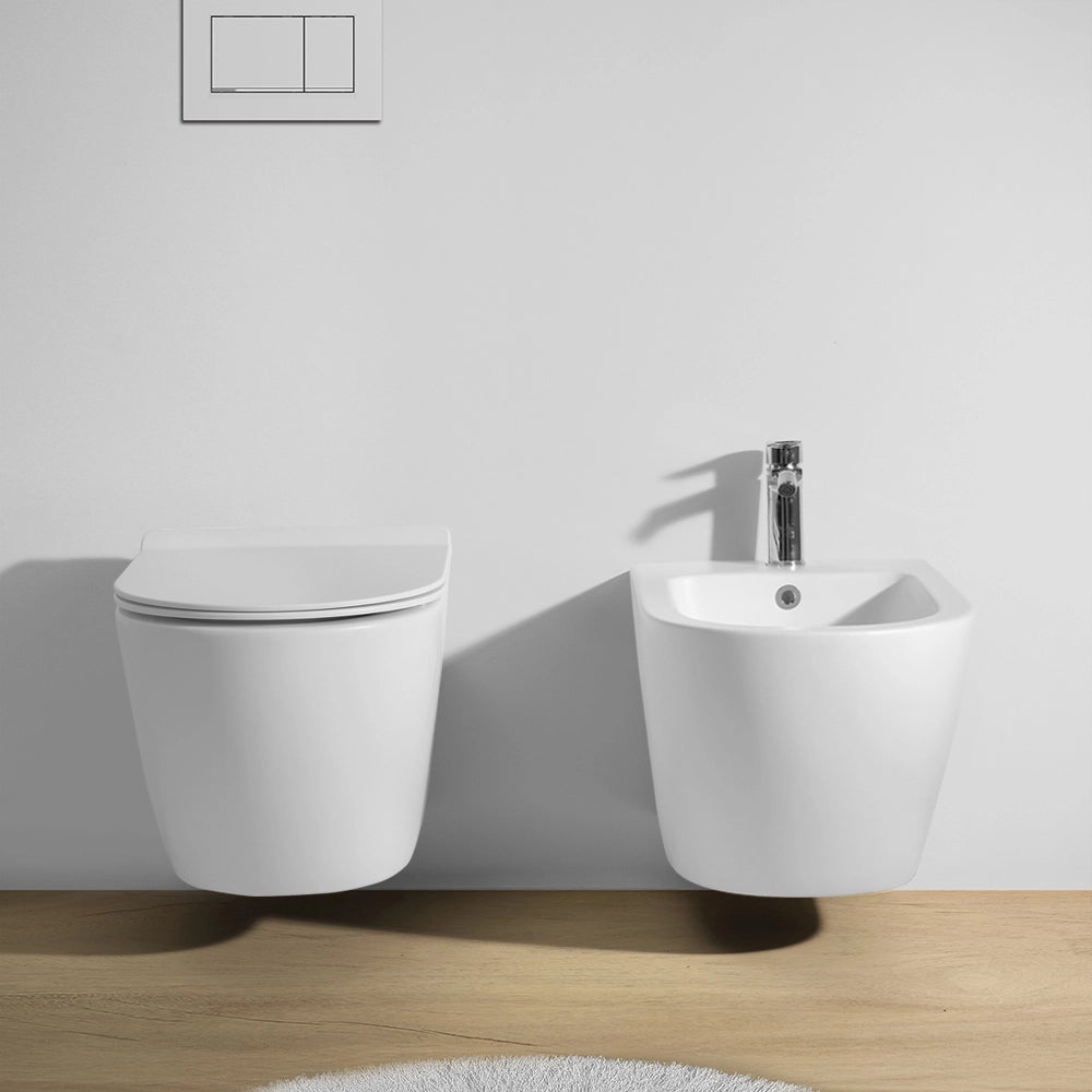 Sanitari sospesi in ceramica bianca opaca con copriwc e scarico rimless Tokyo