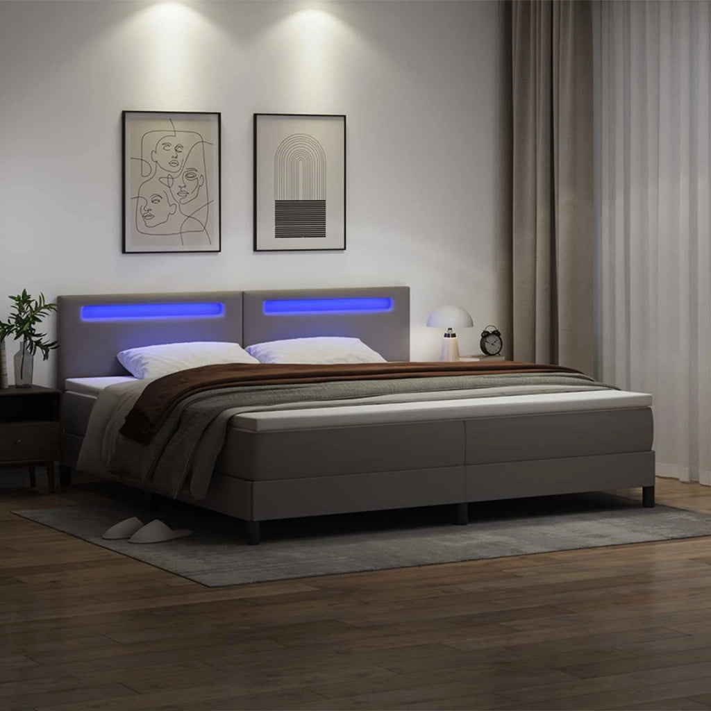 Letto a molle con materasso Grigio 200 x 200 cm Pelle sintetica 3339066