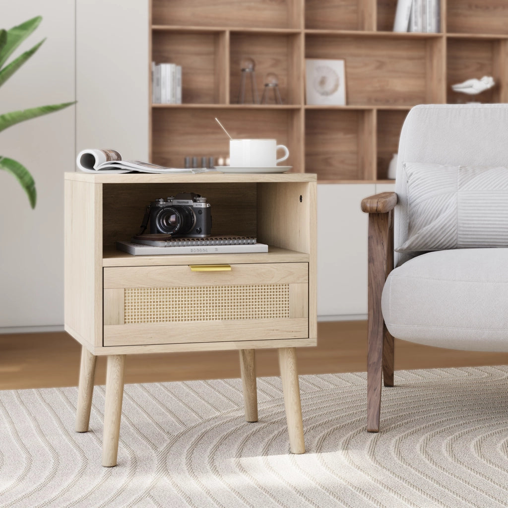 Comodino in rattan con 1 cassetto e 1 vano aperto, maniglia dorata, stile boho, per camera da letto, 45 × 40 × 55 cm