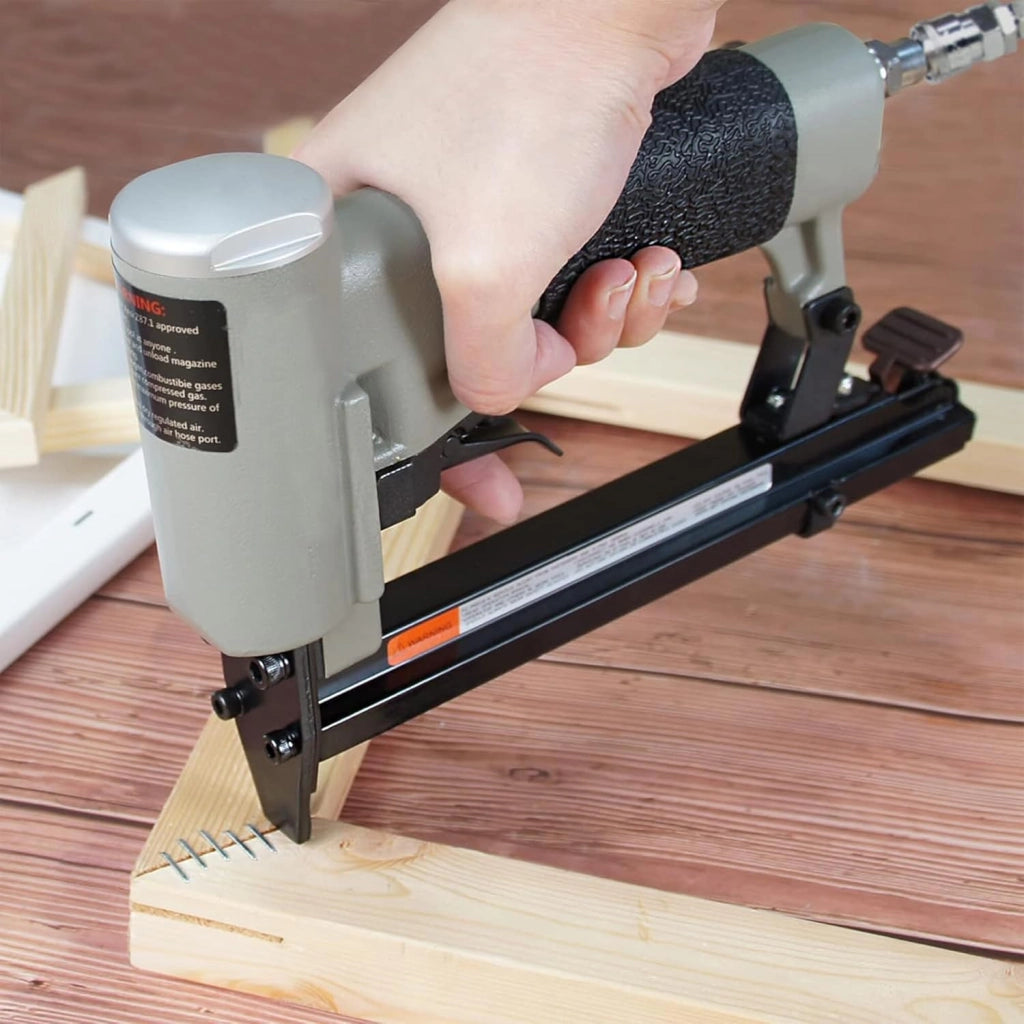 Bostitch Stanley Serie 80 Graffe, 12.8mm Corona, Ferro Zincato 10mm - Scatola di Punti Metallici - Durabili ed Efficienti