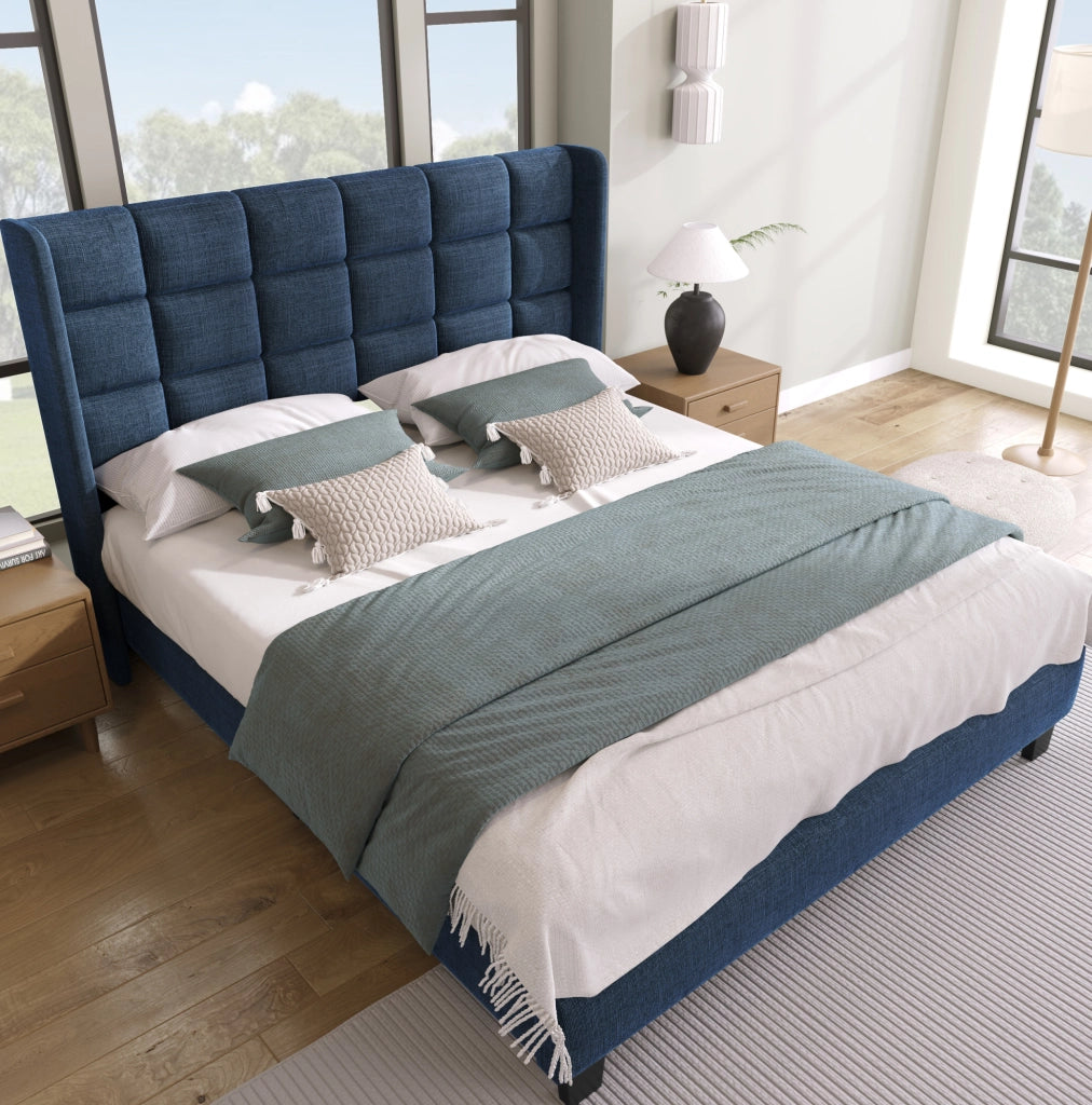 Letto matrimoniale imbottito 140x200 cm con rete a doghe e testiera alta; rivestimento in lino blu
