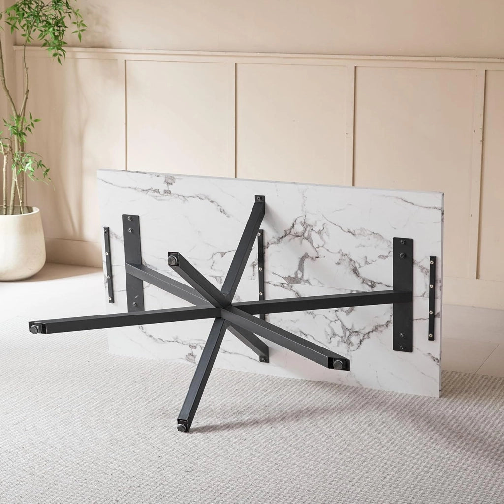 GrandCA HOME Tavolo da Pranzo Moderno da 140 cm con Piano Effetto Marmo, Tavolo da Cucina con Quattro Gambe in Metallo, per Sala da Pranzo in Soggiorno, WH+BK