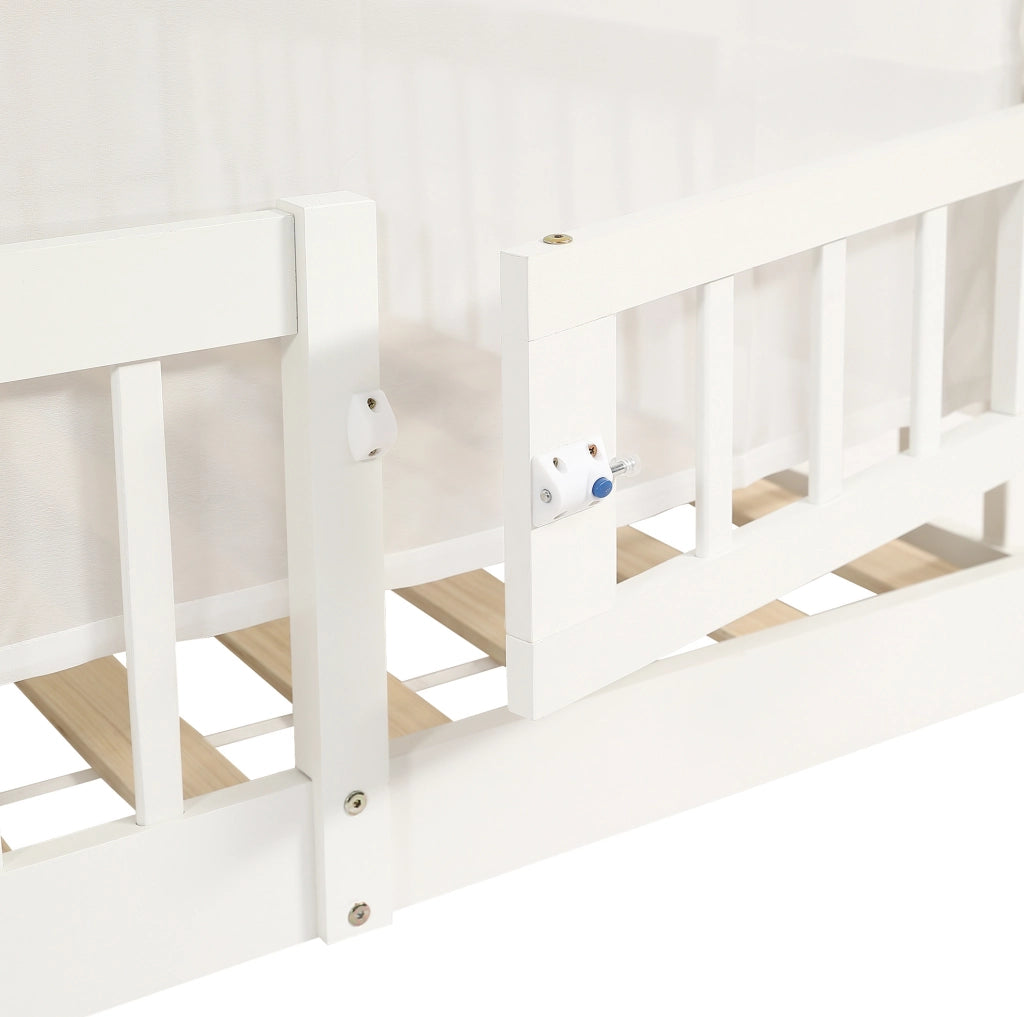 Letto singolo per bambini 140x200 cm con dettagli a finestra e piccolo vano contenitivo