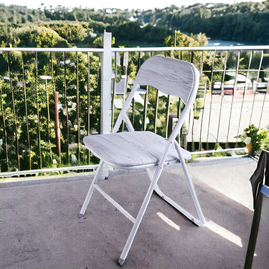 Sedia Pieghevole Salvaspazio Seduta e schienale in PVC Struttura Metallo Grigio Chiaro