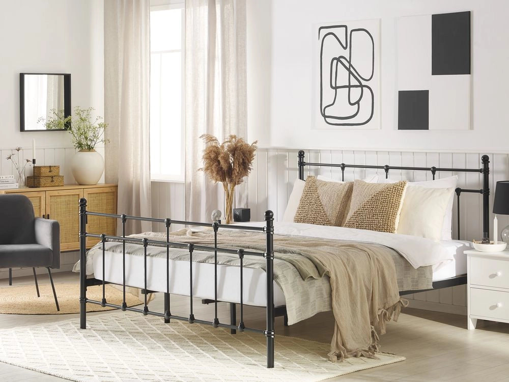 Letto Nero 180 x 200 cm poggiatesta in metallo con poggiapiedi