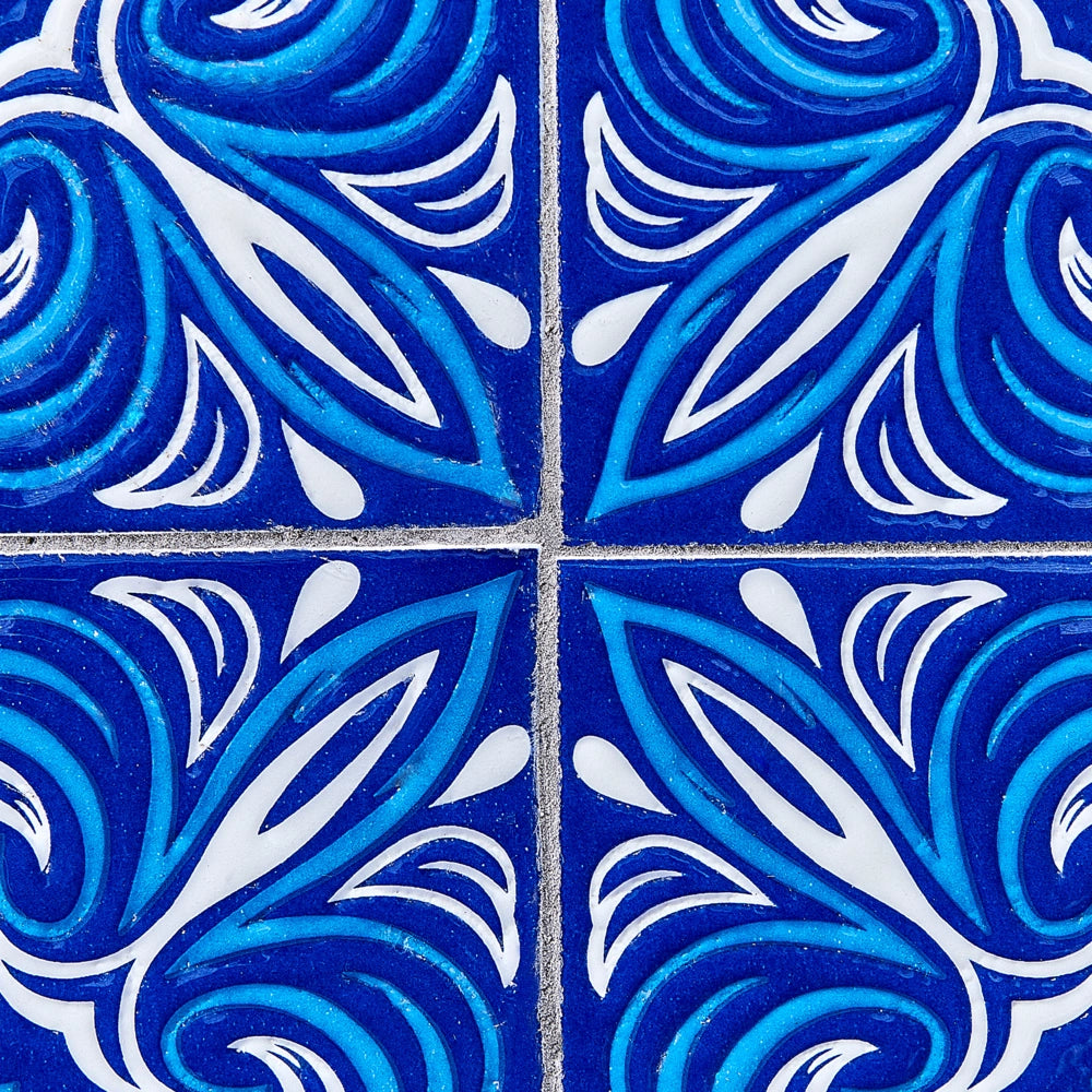 Set di 2 sedie da esterno in metallo con motivo a mosaico blu e struttura in ferro pieghevole nero stile vintage