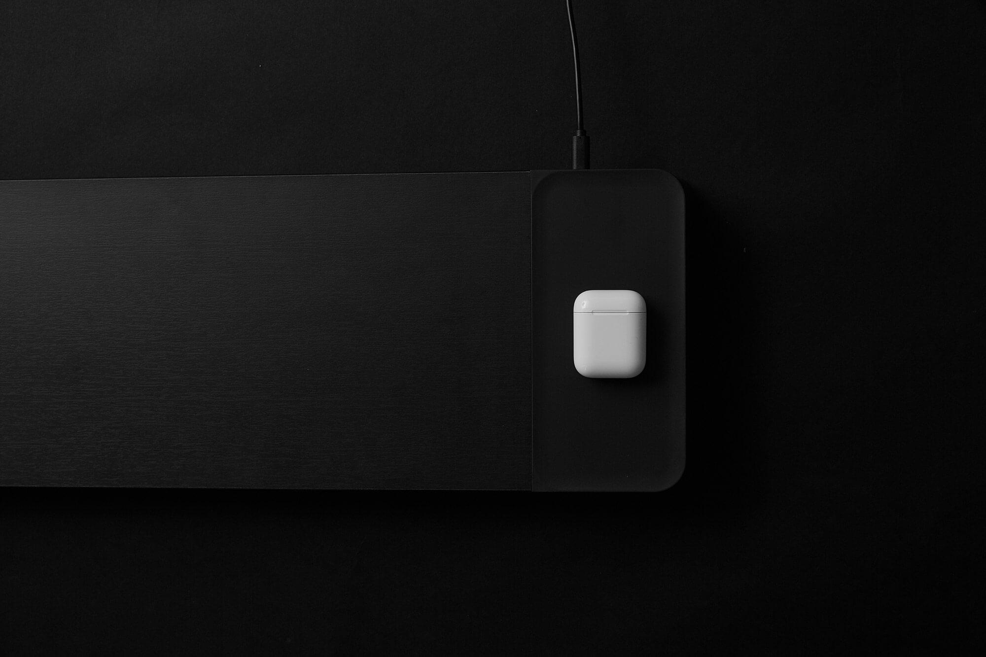 Supporto Monitor da Scrivania 56x20x5,7 cm con Entrata USB e Base di Ricarica Wireless Nero