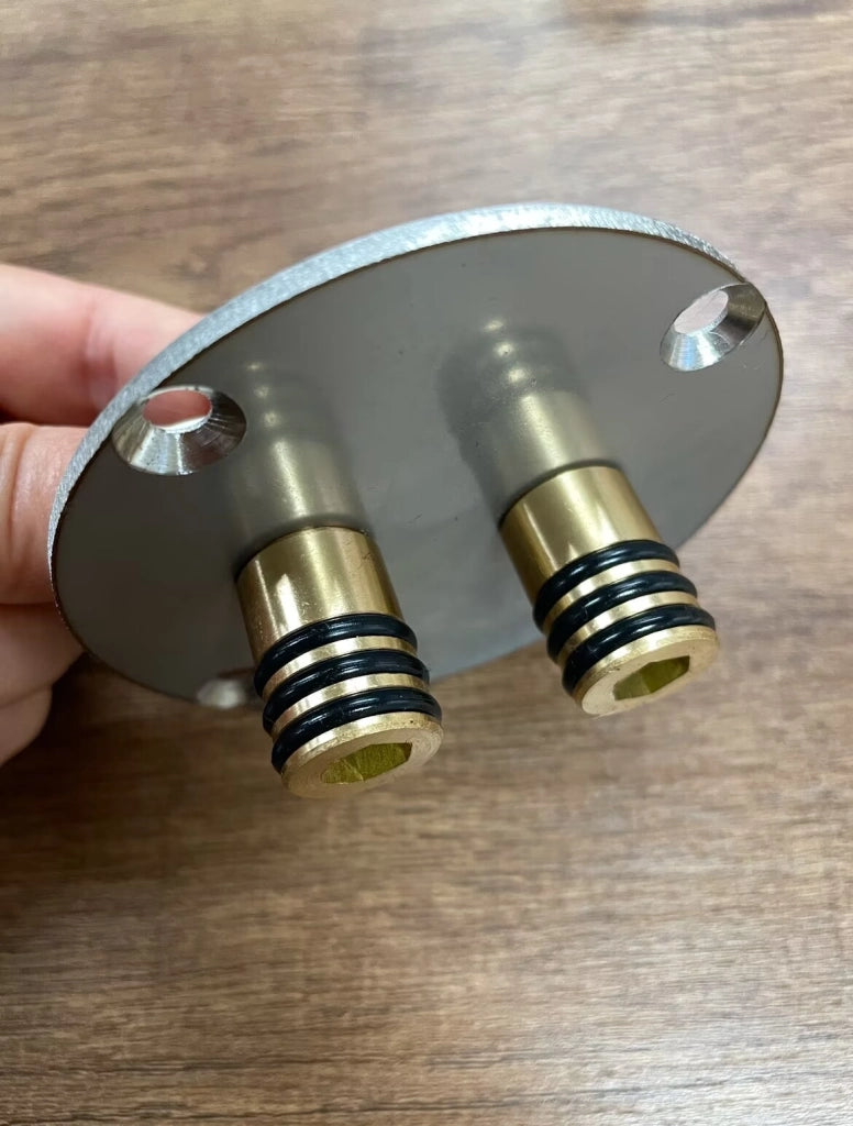 Sined Doccia c Box Sistema Fissaggio Rapido Docce Inox Cbox Per Una Sicura e Facile Installazione Delle Docce Inox Esterne Con Attacco Acqua Caldafredda