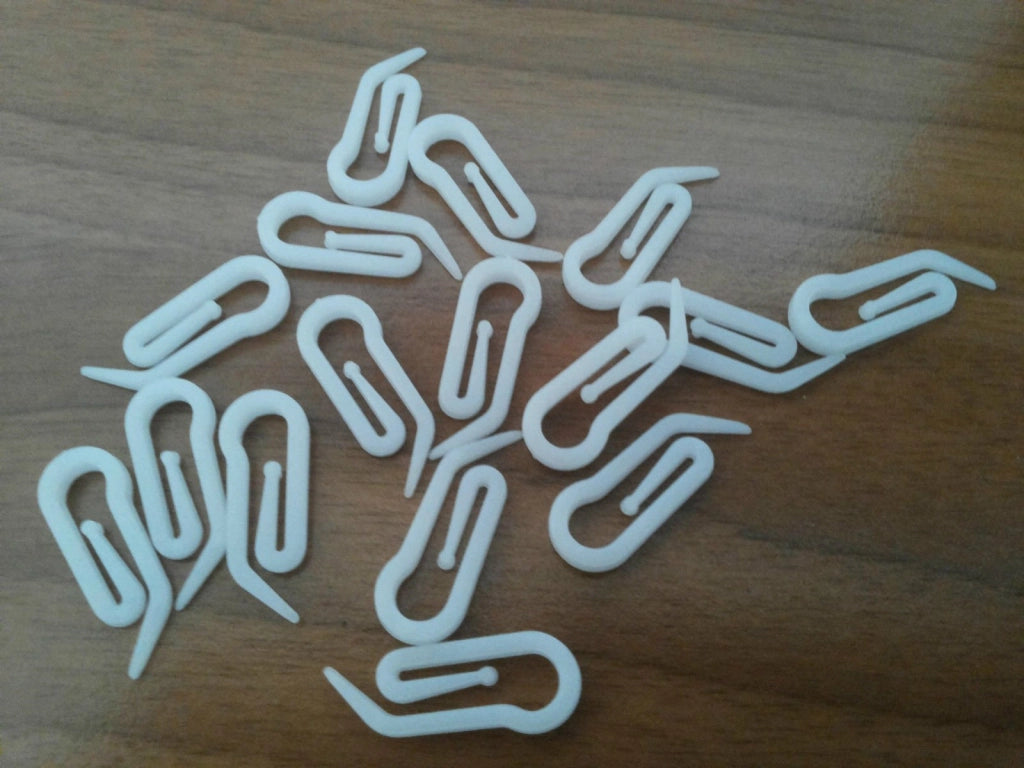 Gancio proboscide paperino in nylon per fettuccia tende 20 pz