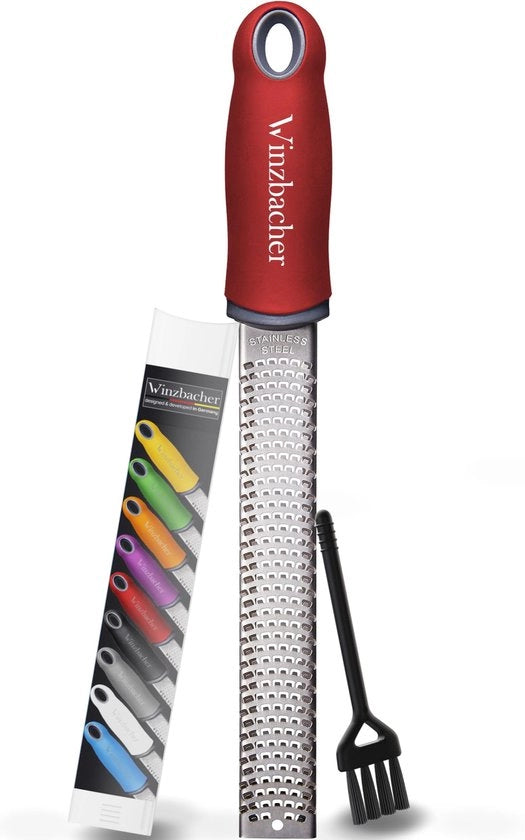 Zester a Spicchi Premium | Raspante per Parmigiano, Limone, Noce Moscata, Gambero e Molti Altri | Lame in Acciaio Inossidabile Affilata | Resistente alla Lavastoviglie | Incluso Coperchio di Protezione e Pennello di Pulizia
