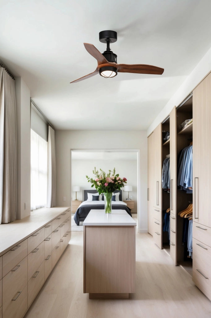 FARO Ventilatore a soffitto Just Fan S Ø810 mm motore DC 6 velocita con funzione inversa per soffitti inclinati acciaio Nero Opaco pale finitura noce 3000K FARO-334251N