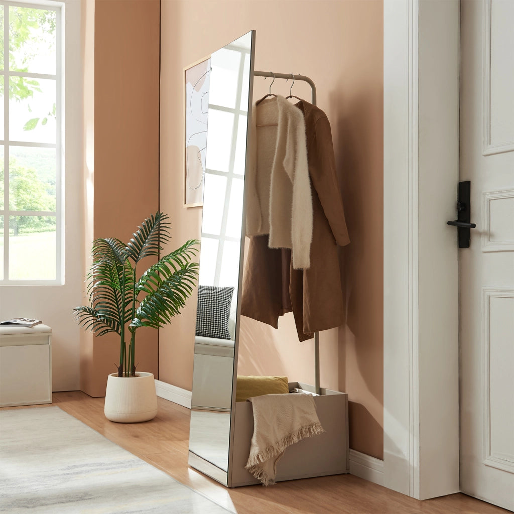 Specchio da Terra Saden con Appendiabiti e Vano Portaoggetti 165 x 40 x 51 cm - Avena Oatmeal [en.casa]