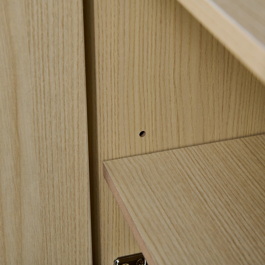 Mobile ingresso con panca; 4 ganci; 2 ante e cassetto in MDF; effetto legno chiaro