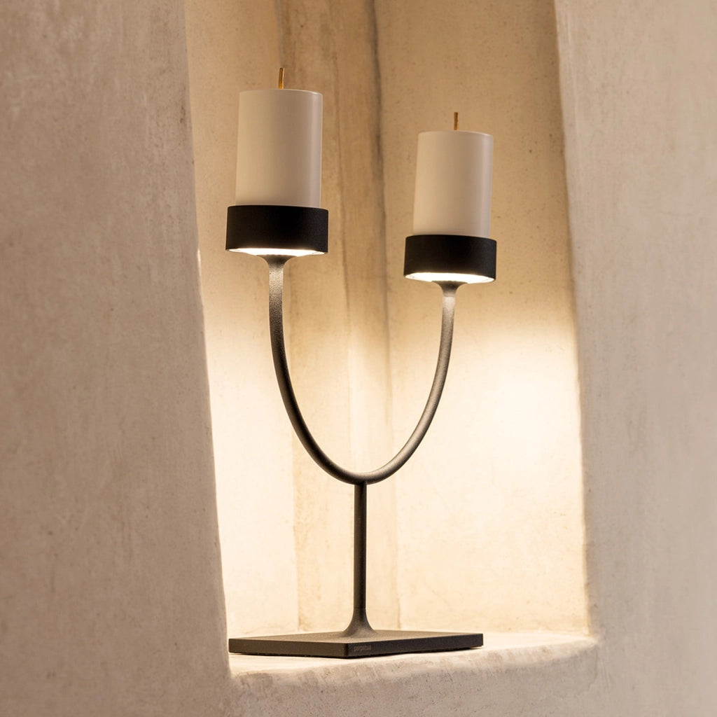 Perpetua Lampada da tavolo a doppia emissione con sistema a batteria sostituibile e struttura in alluminio pressofuso, finitura Nero, IP54