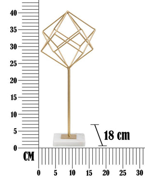 Scultura Cube 16x18x41,5 cm in Ferro e Marmo Oro e Bianco