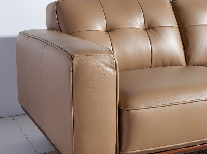 Divano Chester a 2 posti in pelle sabbia