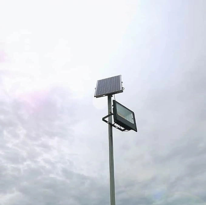 PROIETTORE A LED CON PANNELLO SOLARE 25W - 6000K 200W - 6000K
