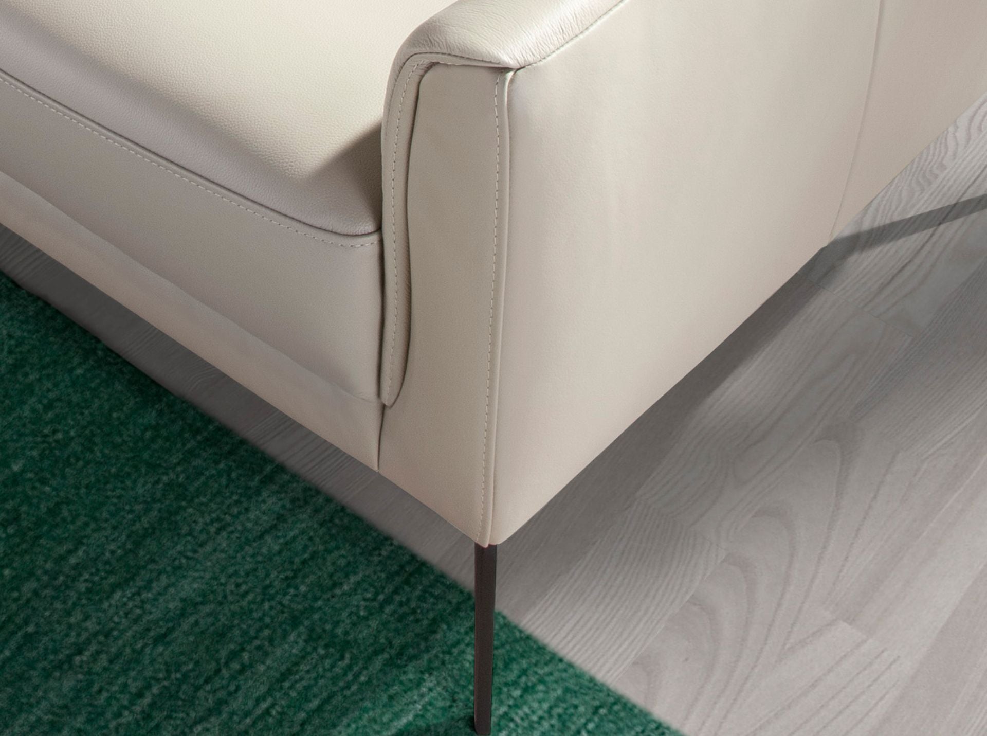 Divano a 3 posti in pelle grigio taupe