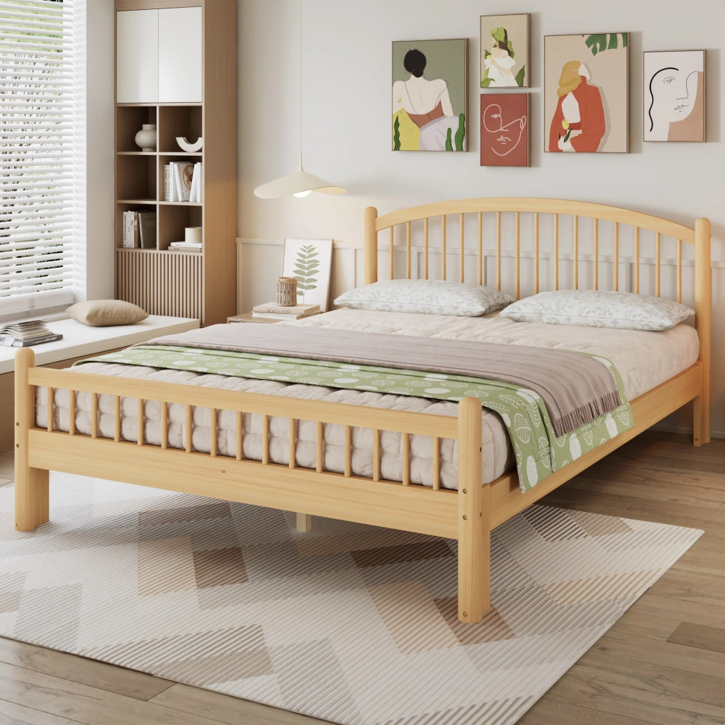 Letto in legno massello 140x200 cm dal design minimal con rete a doghe