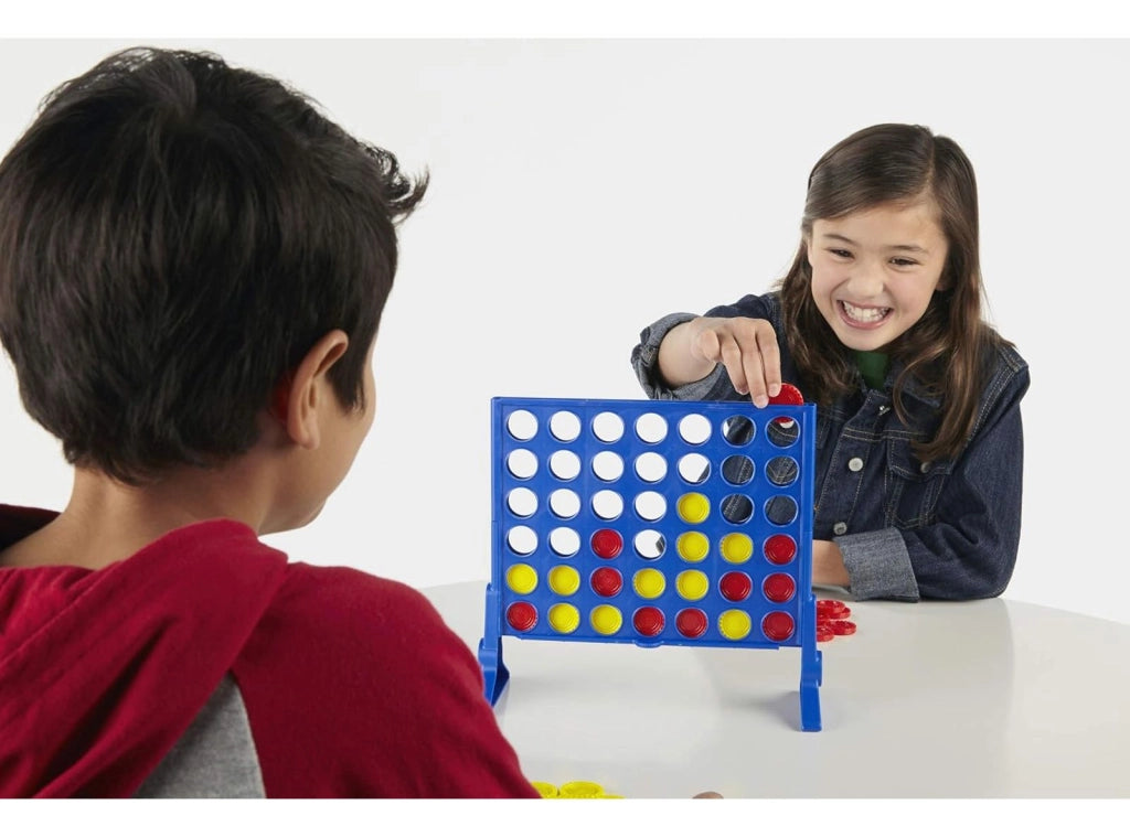 Hasbro Gaming Forza 4 Classico Gioco da Tavolo di Strategia per 2 Giocatori con Griglia e 42 Gettoni Colorati Regalo per Bambini e Bambine dai 6+