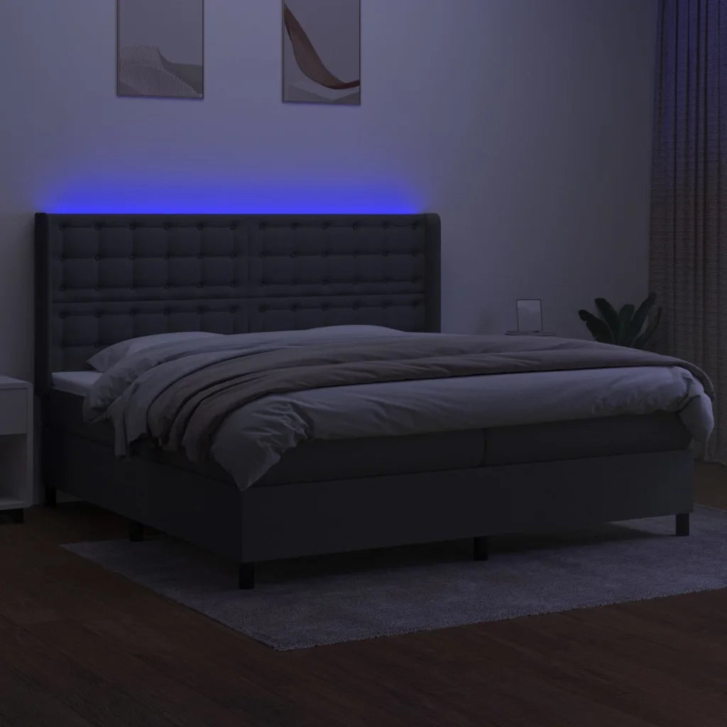 Letto a Molle Materasso e LED Grigio Scuro 200x200cm in Tessuto 3138662