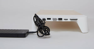 Supporto Monitor da Scrivania 56x20x5,7 cm con Entrata USB e Base di Ricarica Wireless Bianco