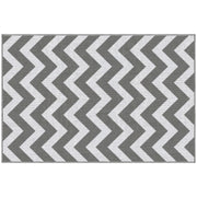 Tappeto da Esterno Reversibile 121x182 cm con Fantasia Geometrica Grigio e Bianco