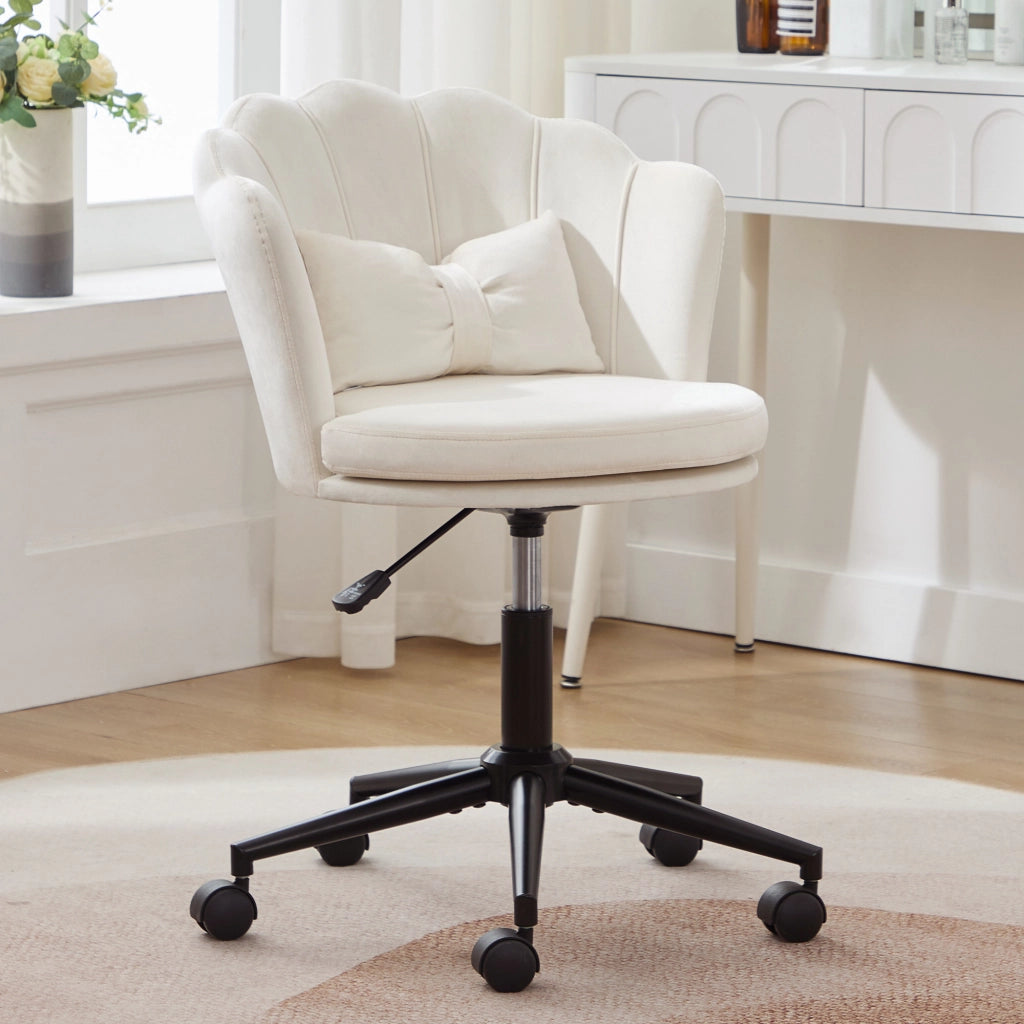 Chaise girevole in velluto con altezza regolabile, supporto lombare e ruote, base a cinque razze beige
