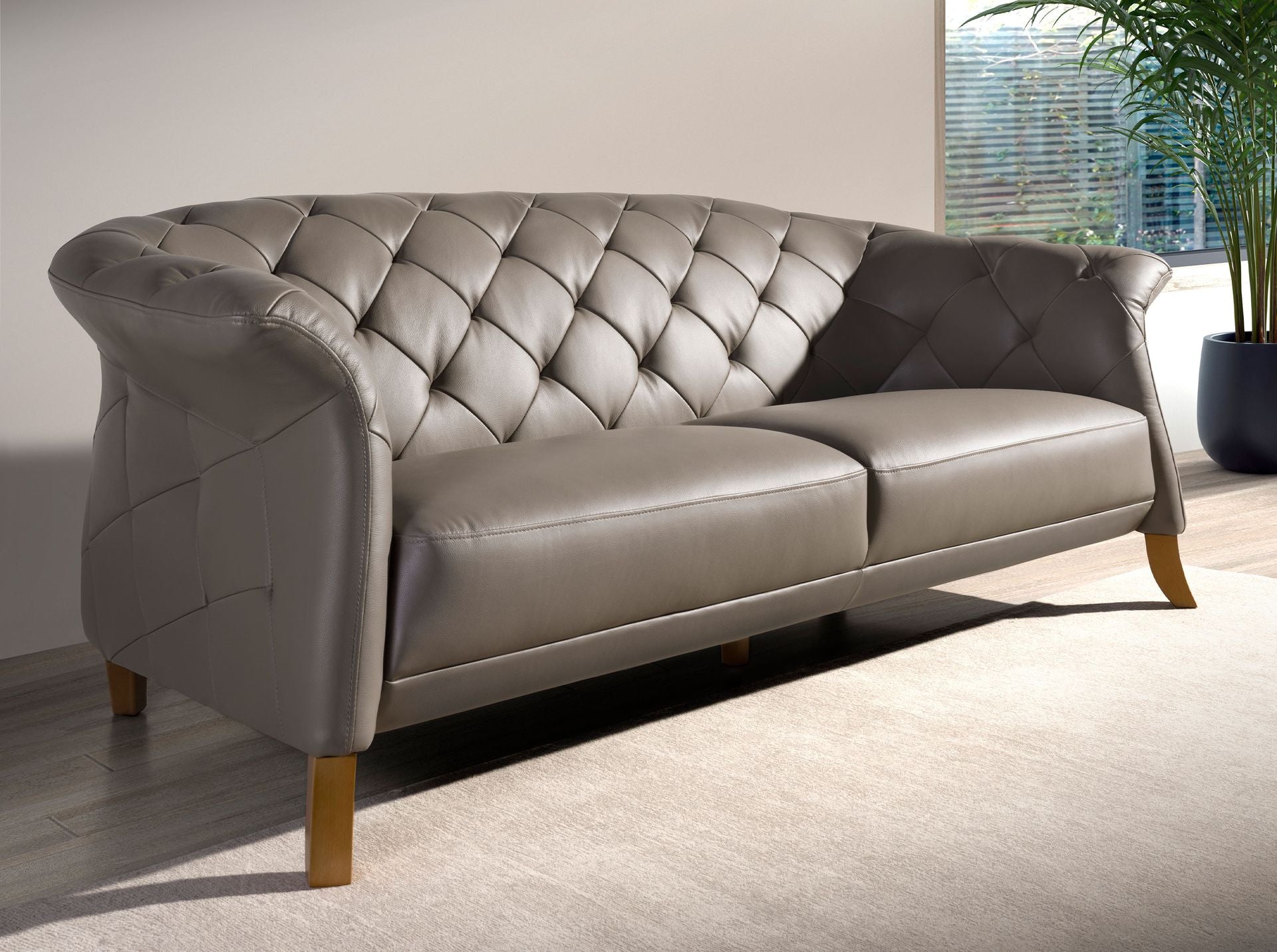 Divano Chester 2 posti in pelle grigia