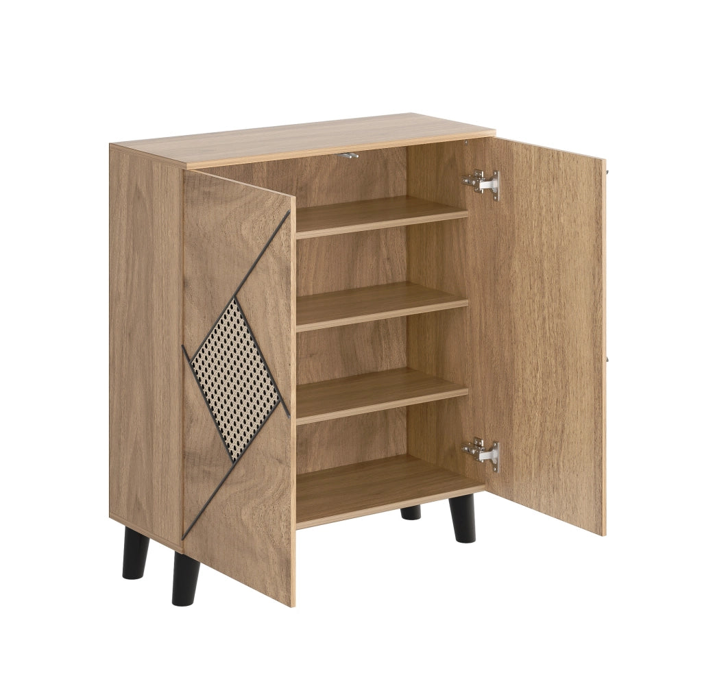 Scarpiera con ante chiuse e ripiano superiore; motivo rattan decorativo in pannello truciolare naturale